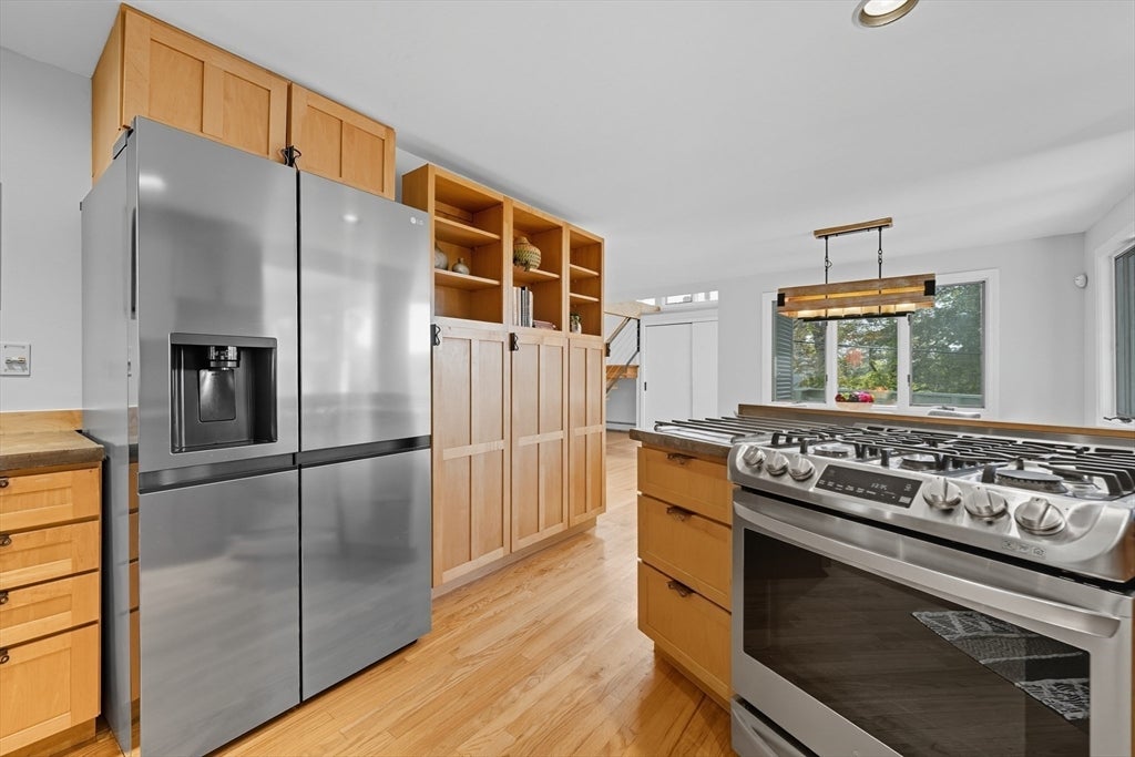 Lexington, Massachusetts, 02421, United States, 5 Bedrooms Bedrooms, ,4 BathroomsBathrooms,Residential,Active,1953717