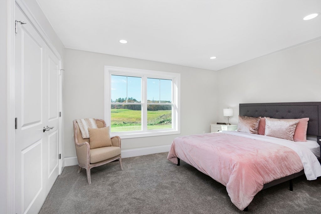 Amherst, New Hampshire, 03031, United States, 5 Bedrooms Bedrooms, ,4 BathroomsBathrooms,Residential,Active,1943781