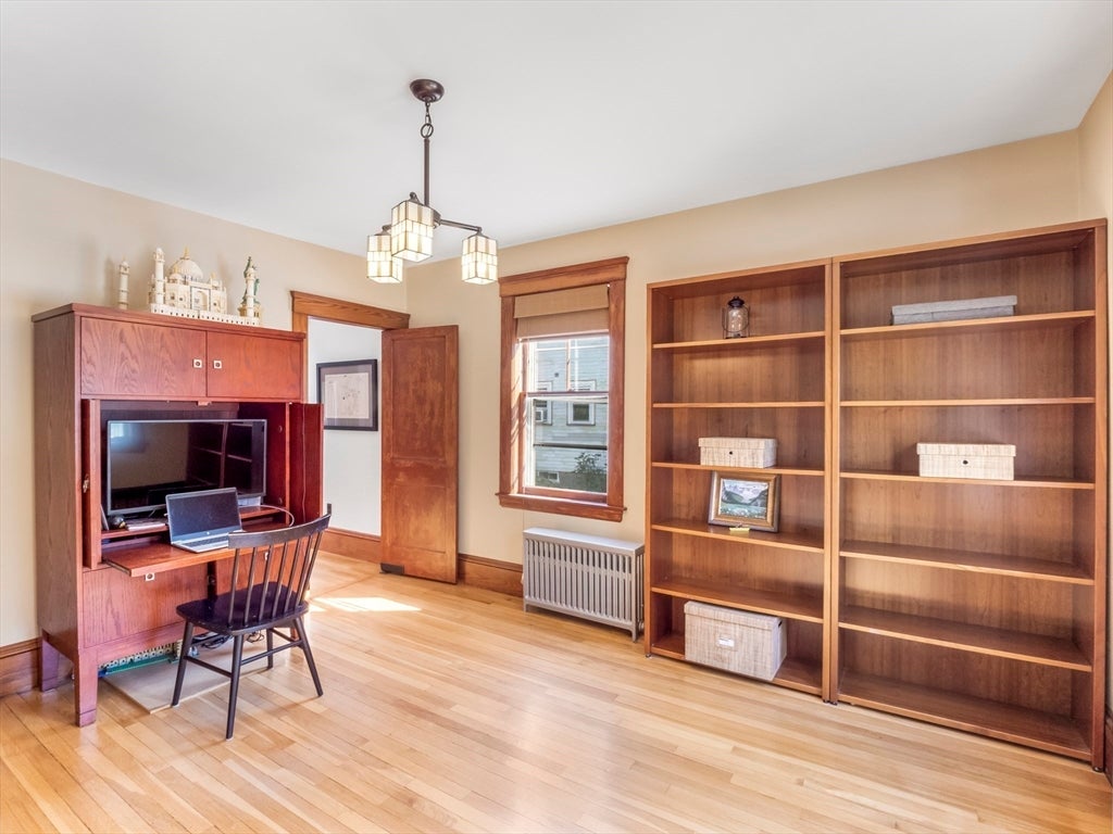 Newburyport, Massachusetts, 01950, United States, 5 Bedrooms Bedrooms, ,2 BathroomsBathrooms,Residential,Active,1986902