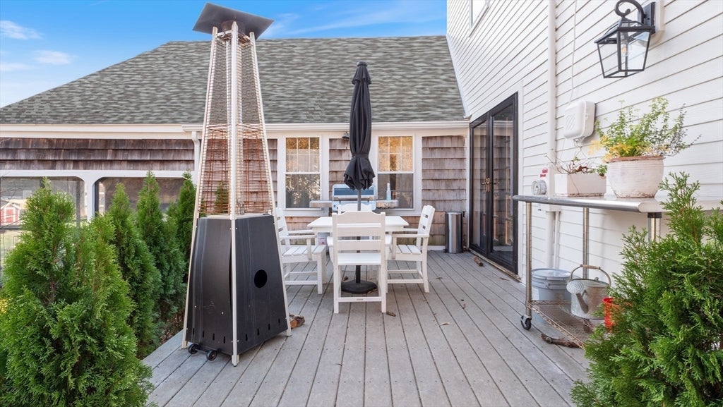 Newbury, Massachusetts, 01951, United States, 5 Bedrooms Bedrooms, ,5 BathroomsBathrooms,Residential,Active,2045691