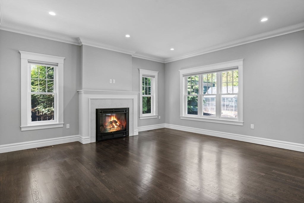 Newton, Massachusetts, 02460, United States, 5 Bedrooms Bedrooms, ,4 BathroomsBathrooms,Residential,Active,1934756