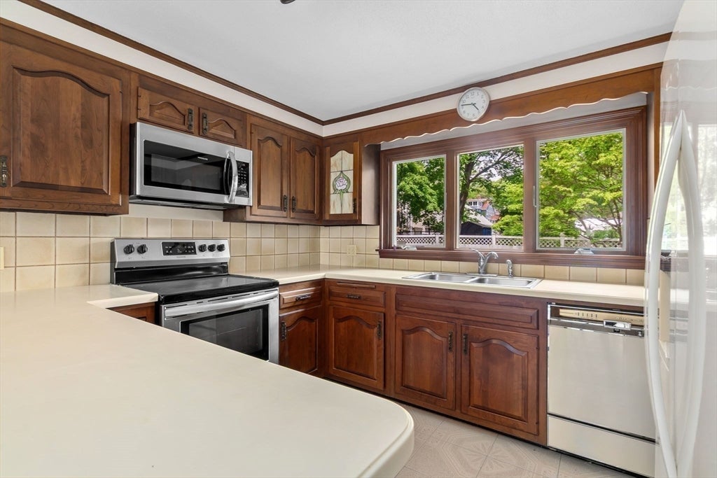Gloucester, Massachusetts, 01930, United States, 3 Bedrooms Bedrooms, ,3 BathroomsBathrooms,Residential,Active,1849486