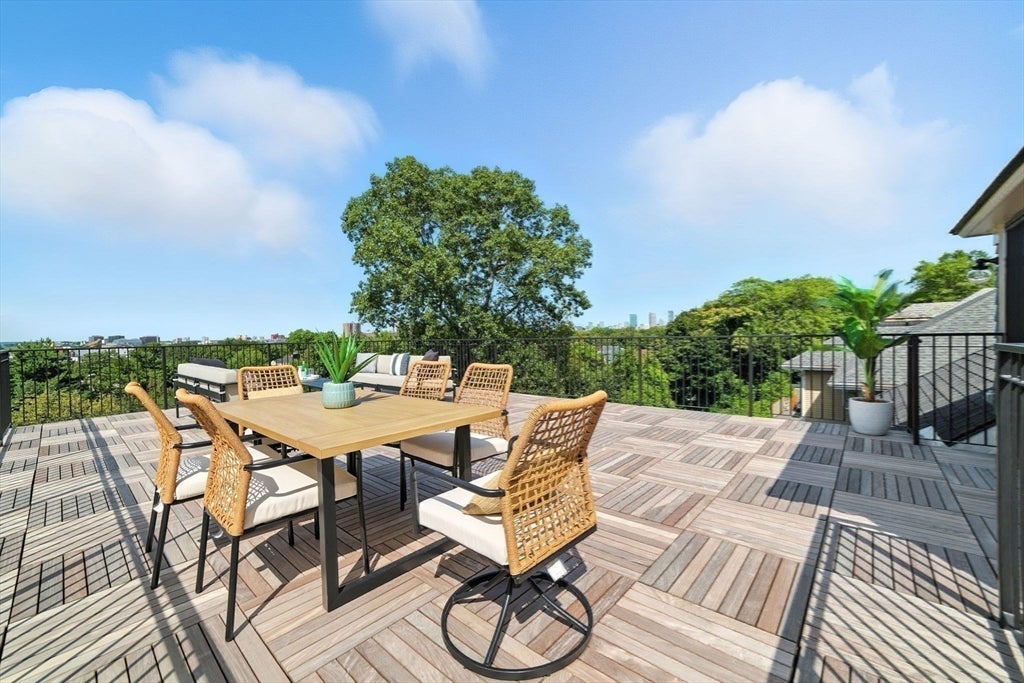 Brookline, Massachusetts, 02446, United States, 4 Bedrooms Bedrooms, ,4 BathroomsBathrooms,Residential,Active,1806604