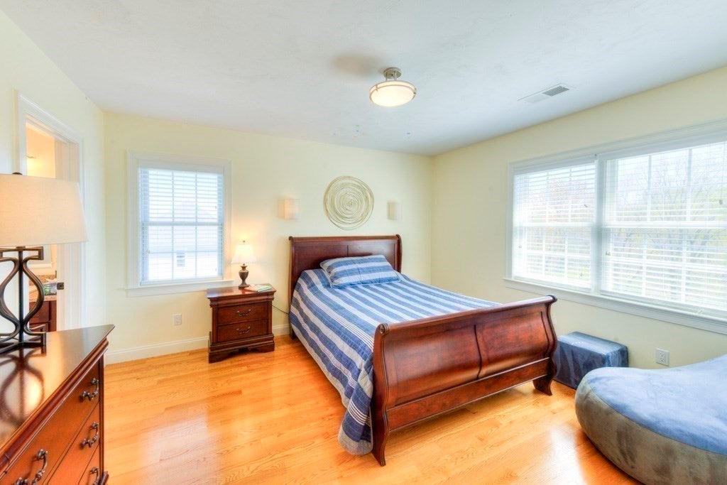 Shrewsbury, Massachusetts, 01545, United States, 5 Bedrooms Bedrooms, ,5 BathroomsBathrooms,Residential,Active,1964258