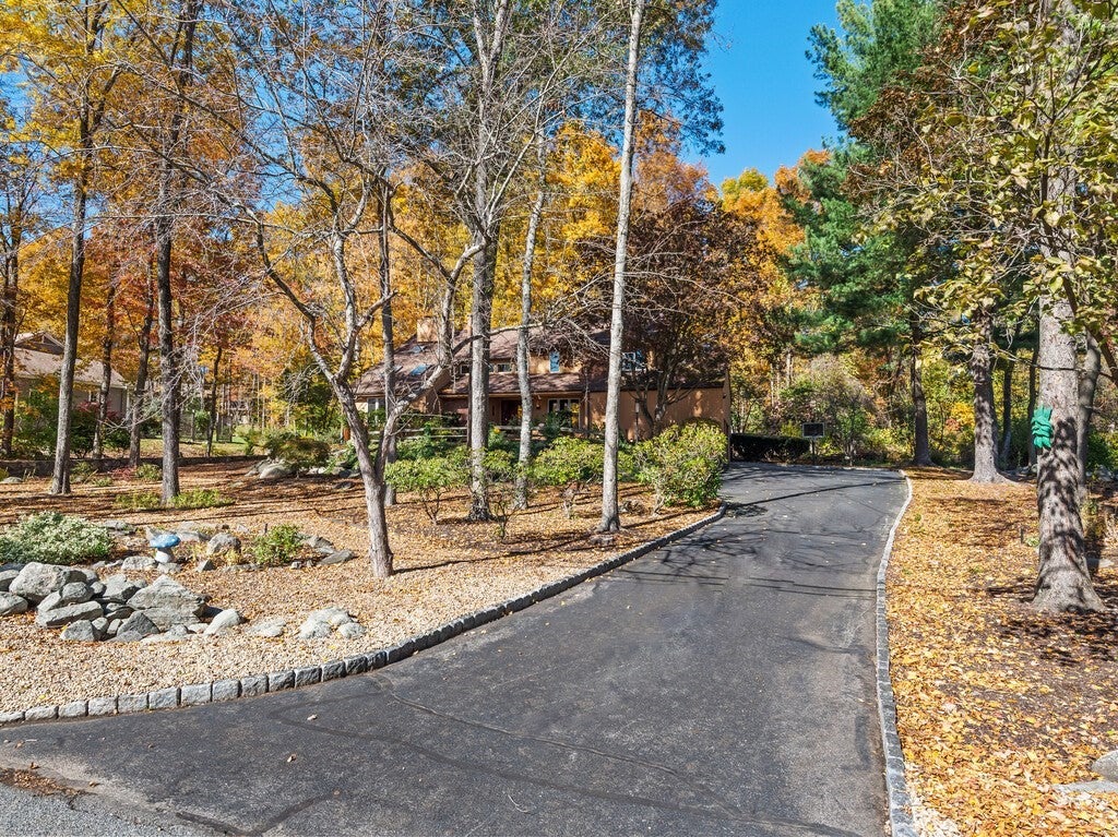 Shrewsbury, Massachusetts, 01545, United States, 4 Bedrooms Bedrooms, ,5 BathroomsBathrooms,Residential,Active,1968373