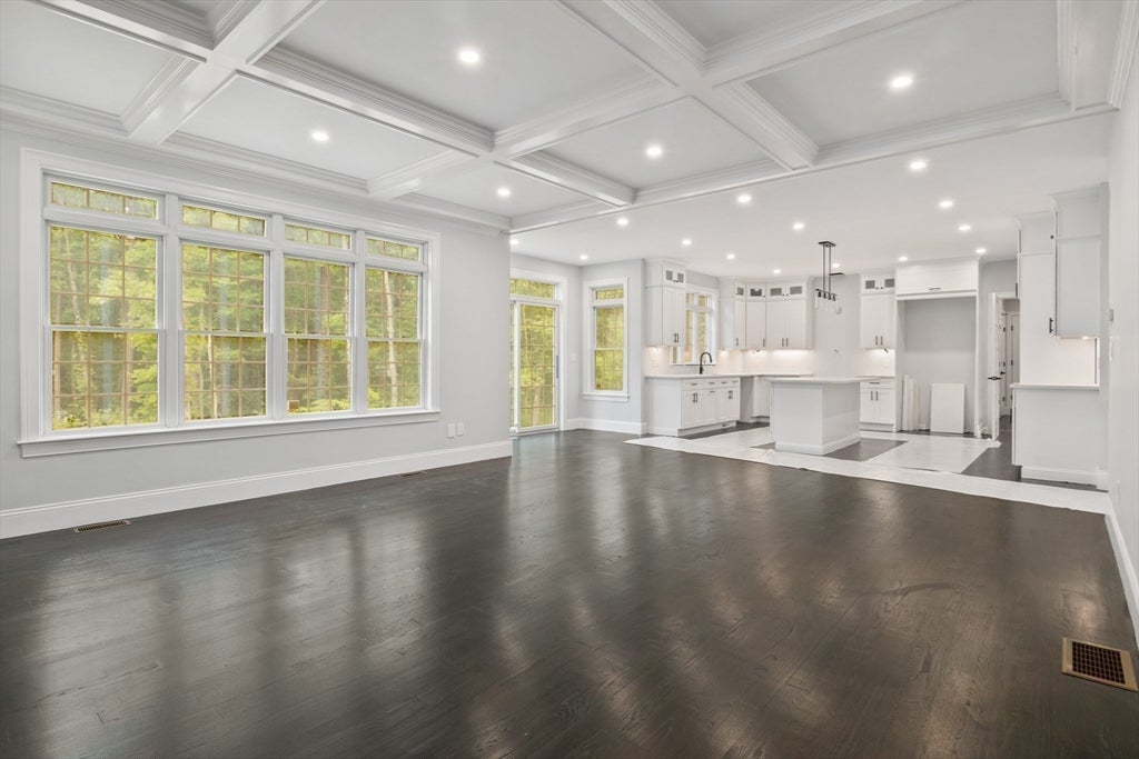Dedham, Massachusetts, 02026, United States, 5 Bedrooms Bedrooms, ,7 BathroomsBathrooms,Residential,Active,1922675