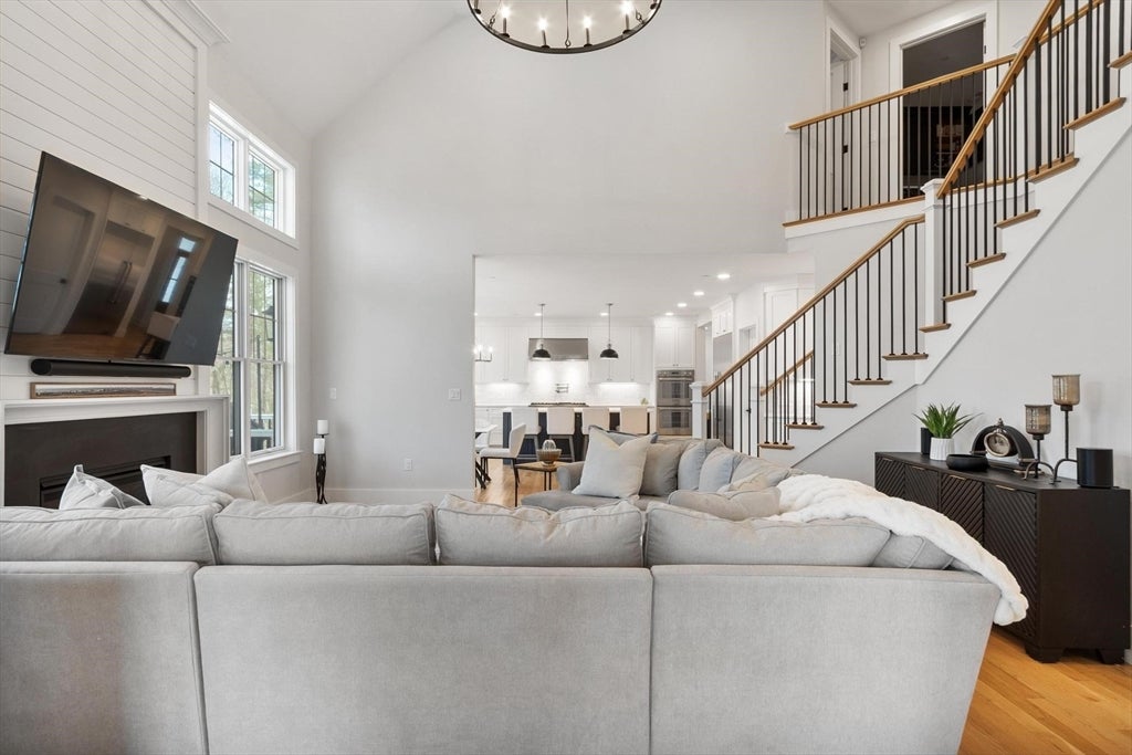 Hopkinton, Massachusetts, 01748, United States, 4 Bedrooms Bedrooms, ,6 BathroomsBathrooms,Residential,Active,2044538