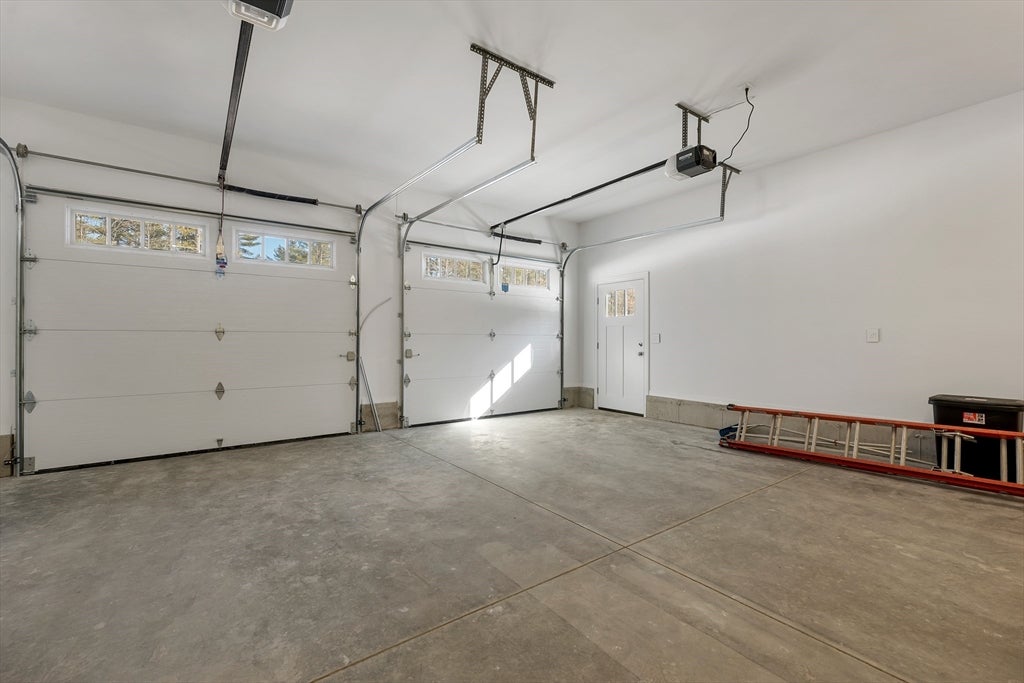 Amherst, New Hampshire, 03031, United States, 6 Bedrooms Bedrooms, ,5 BathroomsBathrooms,Residential,Active,2045750
