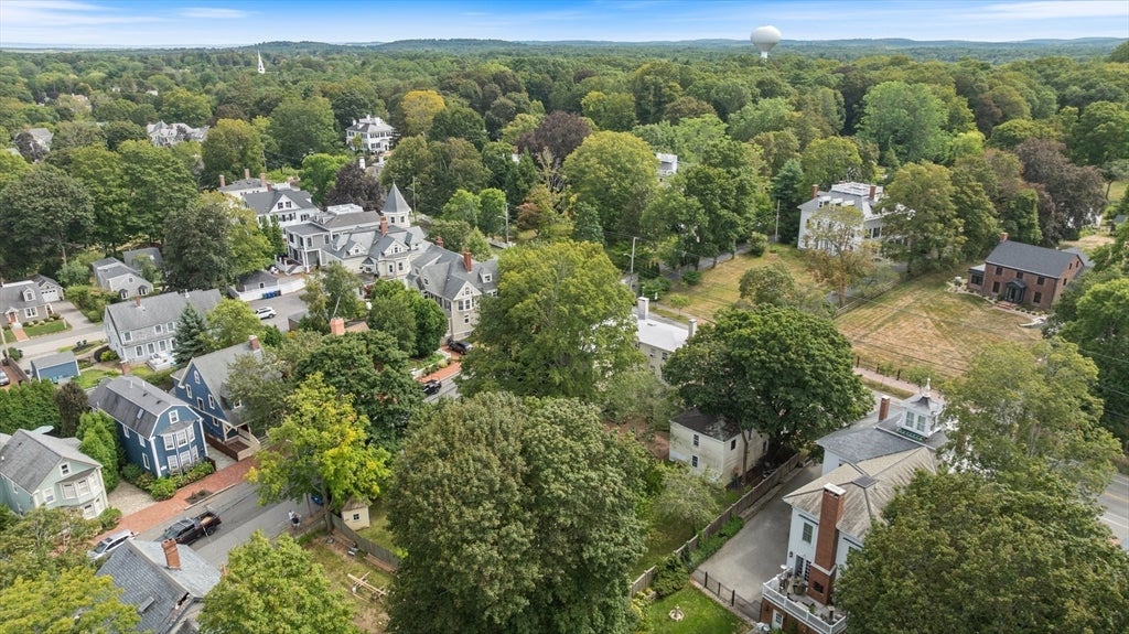 Newburyport, Massachusetts, 01950, United States, 3 Bedrooms Bedrooms, ,2 BathroomsBathrooms,Residential,Active,1944278