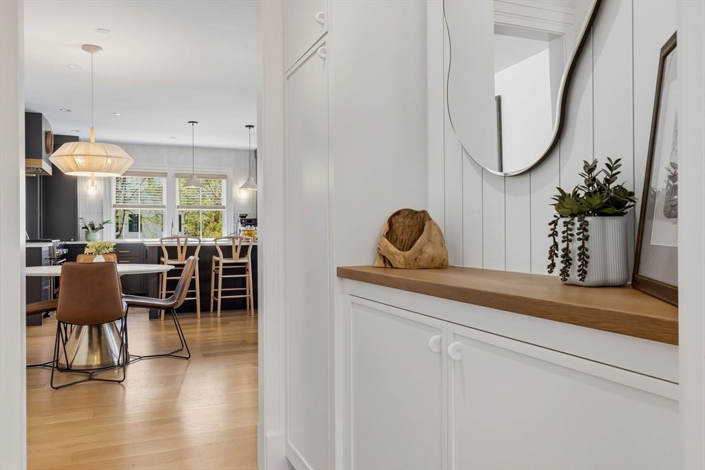 Newburyport, Massachusetts, 01950, United States, 3 Bedrooms Bedrooms, ,3 BathroomsBathrooms,Residential,Active,2045757