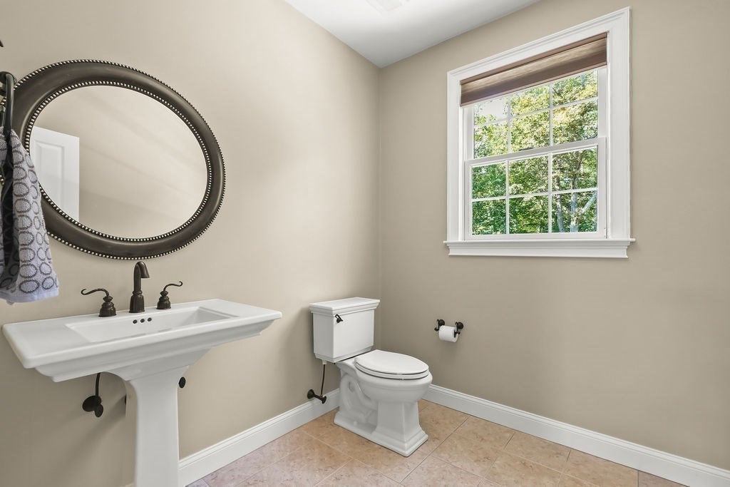 North Attleboro, Massachusetts, 02760, United States, 5 Bedrooms Bedrooms, ,6 BathroomsBathrooms,Residential,Active,1934825