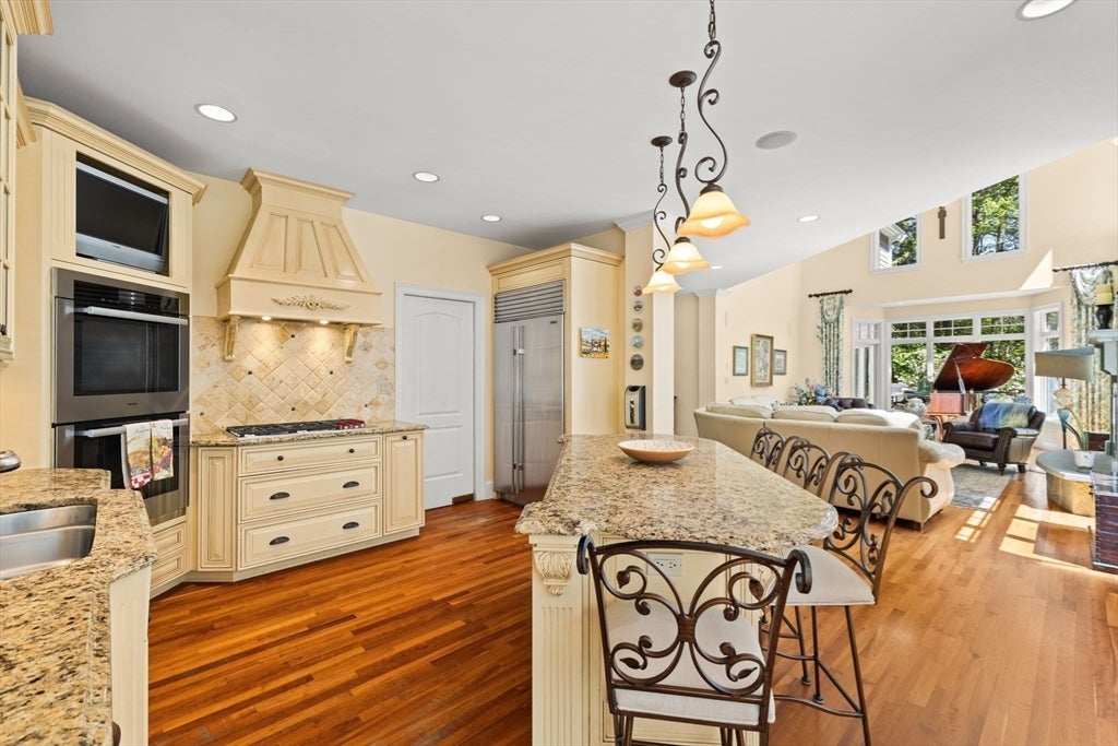 Lakeville, Massachusetts, 02347, United States, 5 Bedrooms Bedrooms, ,5 BathroomsBathrooms,Residential,Active,1867904