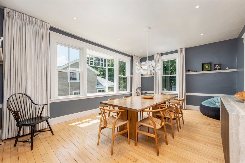 Marblehead, Massachusetts, 01945, United States, 5 Bedrooms Bedrooms, ,4 BathroomsBathrooms,Residential,Active,1993678