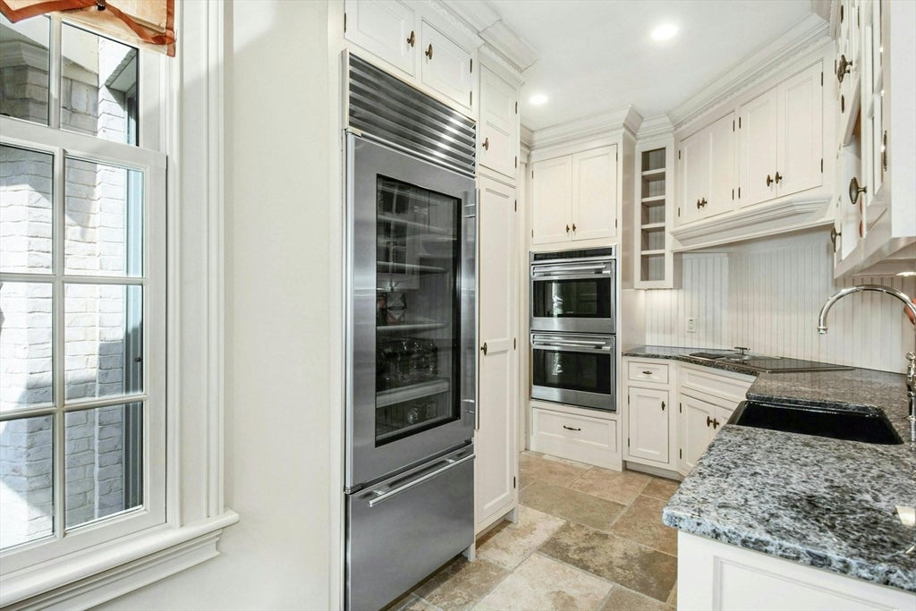 Hopkinton, Massachusetts, 01748, United States, 5 Bedrooms Bedrooms, ,8 BathroomsBathrooms,Residential,Active,1953005