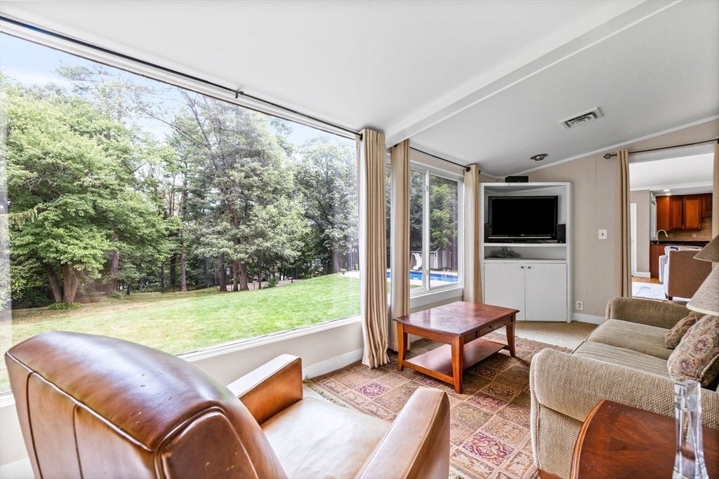 Andover, Massachusetts, 01810, United States, 5 Bedrooms Bedrooms, ,4 BathroomsBathrooms,Residential,Active,1934816