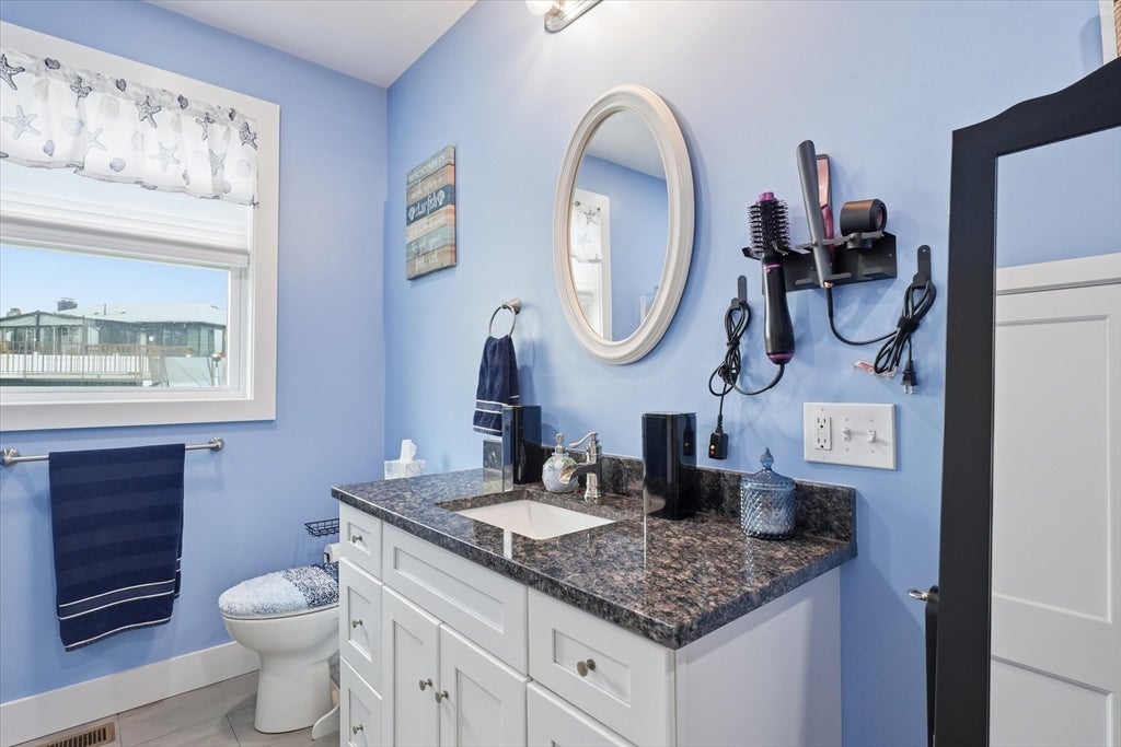Lynn, Massachusetts, 01904, United States, 5 Bedrooms Bedrooms, ,3 BathroomsBathrooms,Residential,Active,2043805