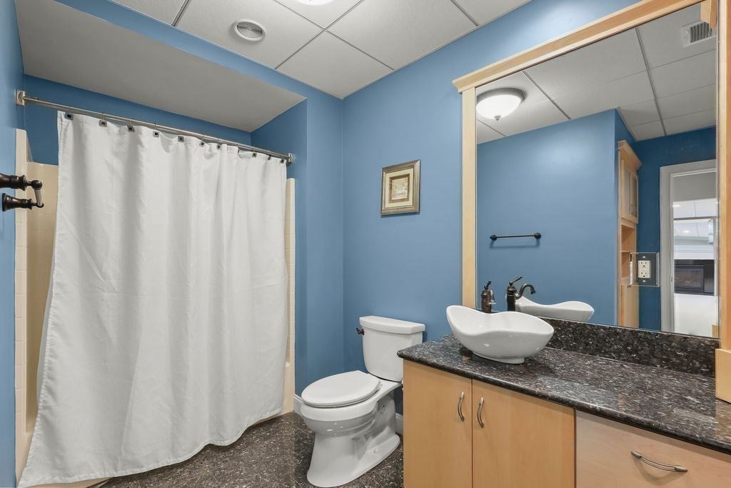 North Attleboro, Massachusetts, 02760, United States, 5 Bedrooms Bedrooms, ,6 BathroomsBathrooms,Residential,Active,1934825