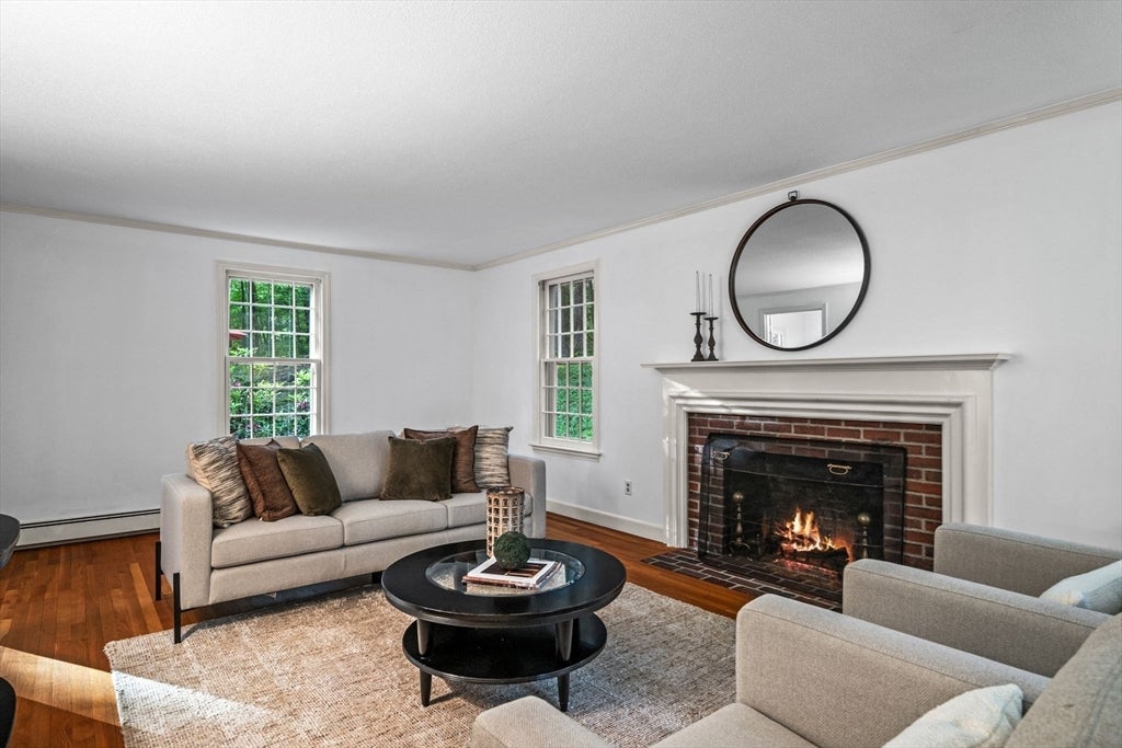 Boxford, Massachusetts, 01921, United States, 4 Bedrooms Bedrooms, ,4 BathroomsBathrooms,Residential,Active,1858684