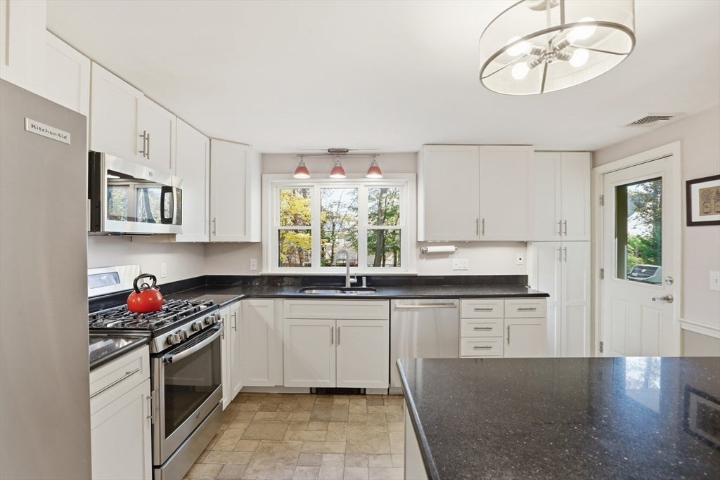 Lexington, Massachusetts, 02420, United States, 5 Bedrooms Bedrooms, ,4 BathroomsBathrooms,Residential,Active,1973324