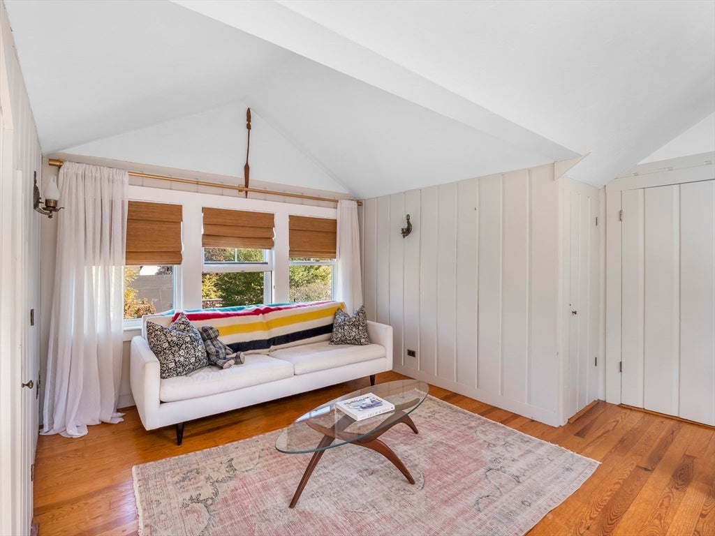 Newburyport, Massachusetts, 01950, United States, 5 Bedrooms Bedrooms, ,2 BathroomsBathrooms,Residential,Active,1986902