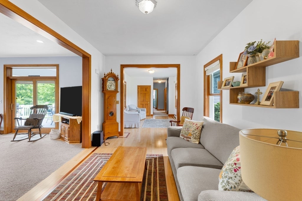 Middleboro, Massachusetts, 02346, United States, 4 Bedrooms Bedrooms, ,5 BathroomsBathrooms,Residential,Active,1858668