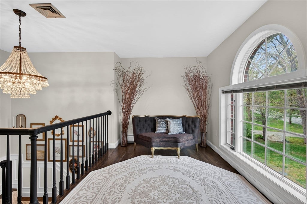 North Andover, Massachusetts, 01845, United States, 4 Bedrooms Bedrooms, ,3 BathroomsBathrooms,Residential,Active,2045698