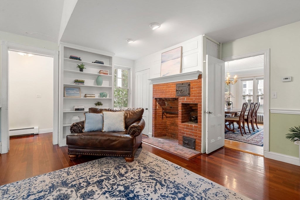 Newburyport, Massachusetts, 01950, United States, 3 Bedrooms Bedrooms, ,2 BathroomsBathrooms,Residential,Active,1922344