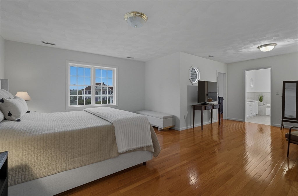 Westford, Massachusetts, 01886, United States, 4 Bedrooms Bedrooms, ,4 BathroomsBathrooms,Residential,Active,1971779