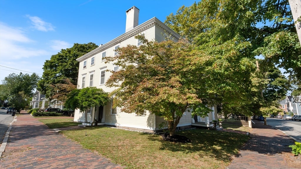 Newburyport, Massachusetts, 01950, United States, 3 Bedrooms Bedrooms, ,2 BathroomsBathrooms,Residential,Active,1944278