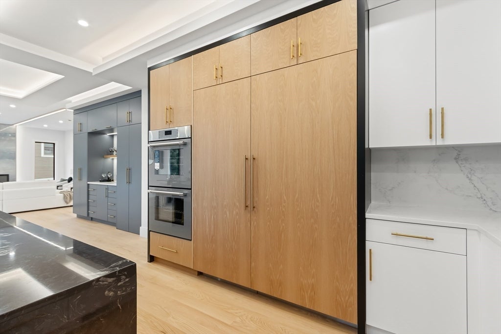 Newton, Massachusetts, 02461, United States, 5 Bedrooms Bedrooms, ,4 BathroomsBathrooms,Residential,Active,2013433