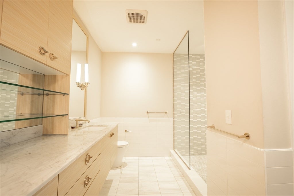 Swampscott, Massachusetts, 01907, United States, 3 Bedrooms Bedrooms, ,2 BathroomsBathrooms,Residential,Active,2007069