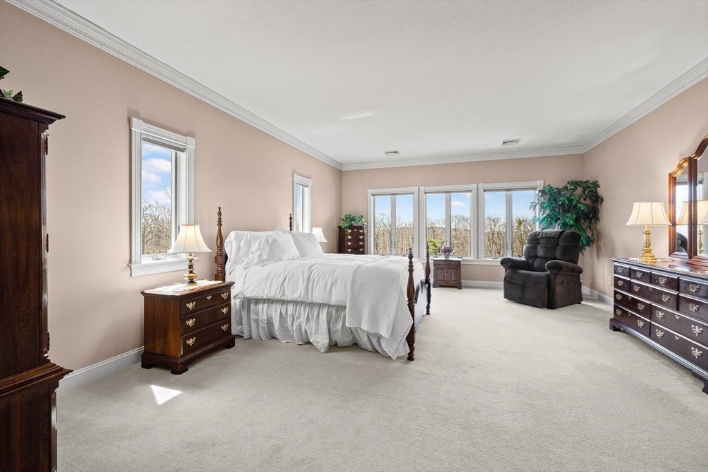 Pittsfield, New Hampshire, 03263, United States, 4 Bedrooms Bedrooms, ,5 BathroomsBathrooms,Residential,Active,1860238