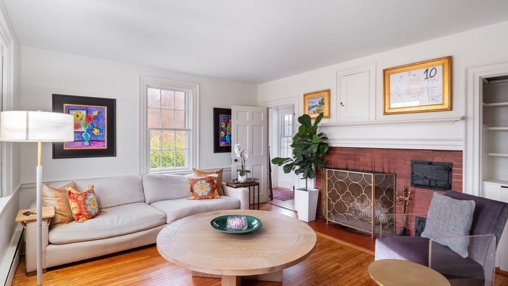 Newbury, Massachusetts, 01951, United States, 5 Bedrooms Bedrooms, ,5 BathroomsBathrooms,Residential,Active,2045691