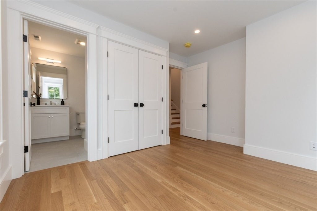 Newton, Massachusetts, 02466, United States, 4 Bedrooms Bedrooms, ,6 BathroomsBathrooms,Residential,Active,1934774