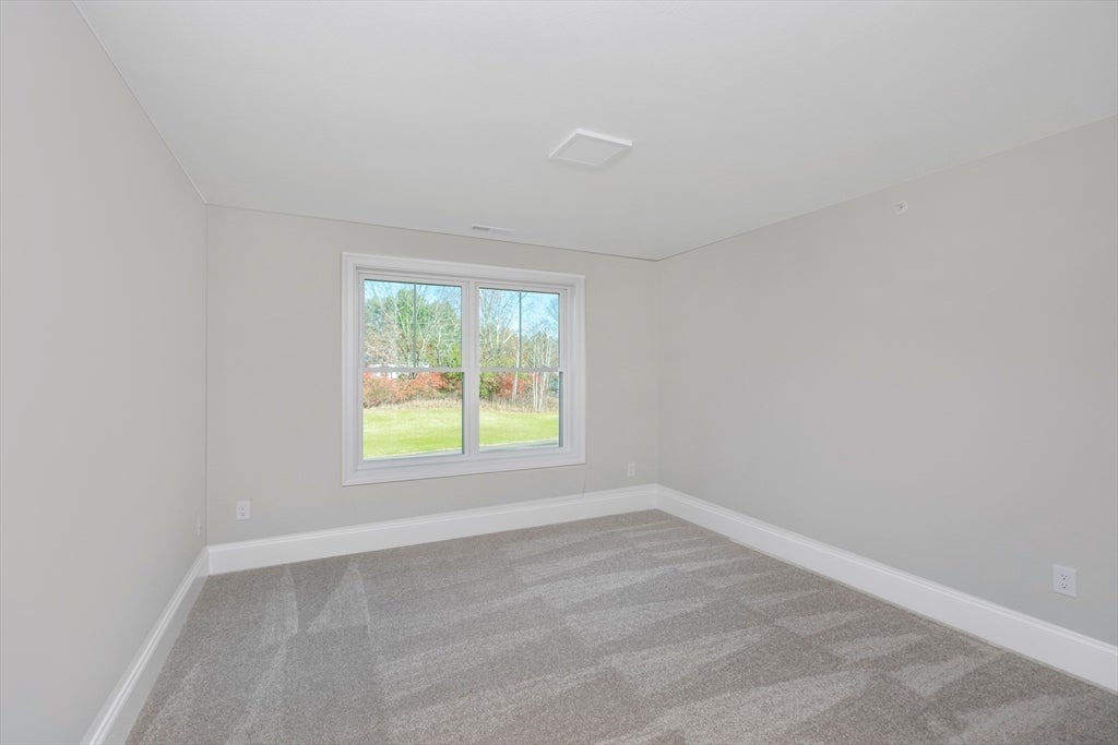 Hudson, New Hampshire, 03051, United States, 5 Bedrooms Bedrooms, ,4 BathroomsBathrooms,Residential,Active,2008017