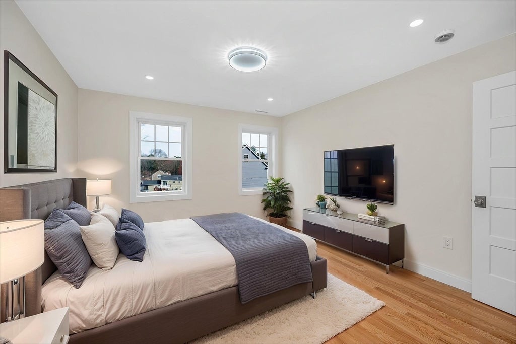 Wilmington, Massachusetts, 01887, United States, 4 Bedrooms Bedrooms, ,3 BathroomsBathrooms,Residential,Active,2043113