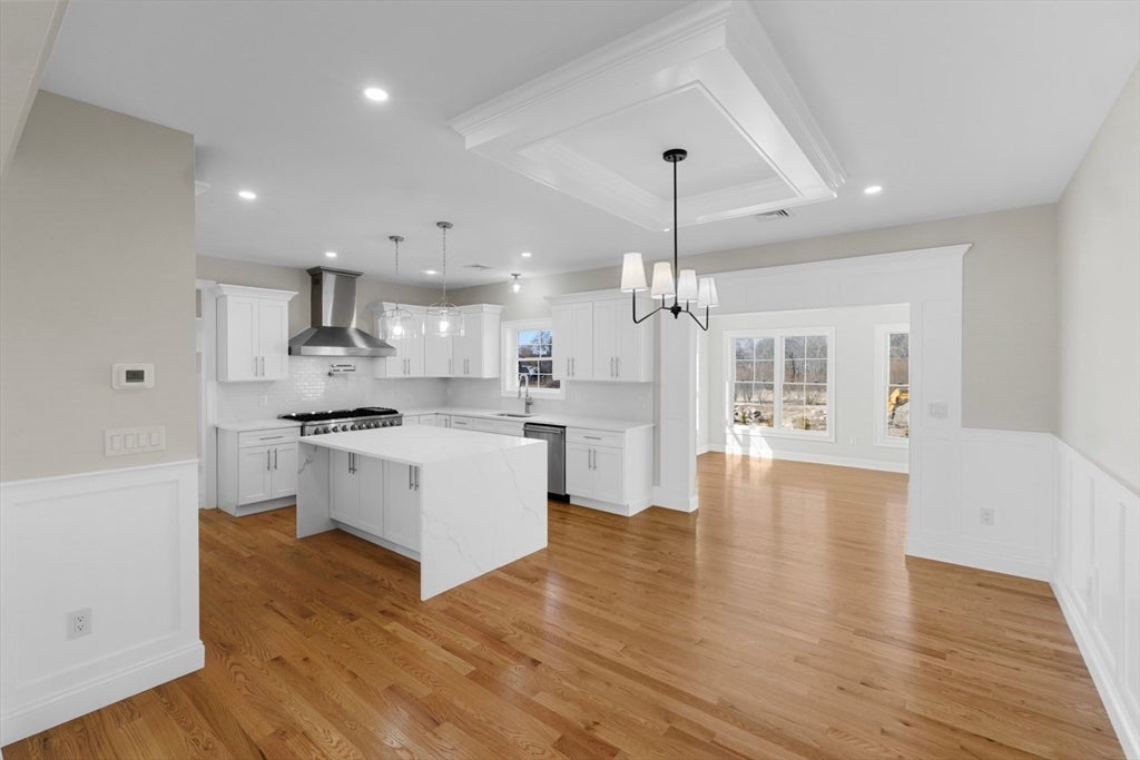 Dartmouth, Massachusetts, 02748, United States, 5 Bedrooms Bedrooms, ,4 BathroomsBathrooms,Residential,Active,1997881