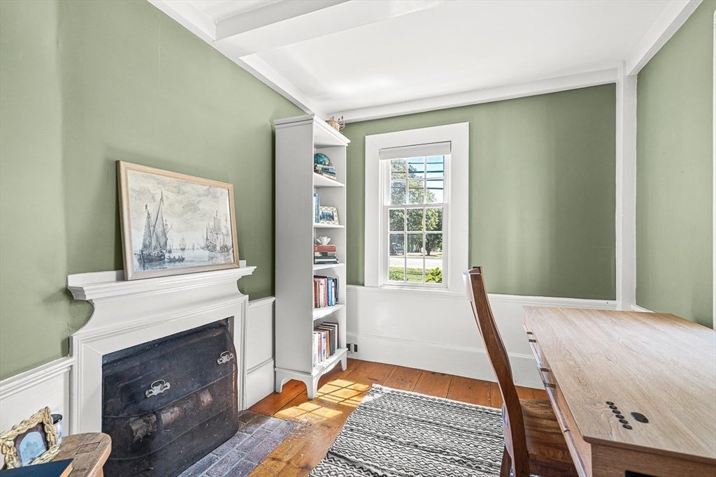 Beverly, Massachusetts, 01915, United States, 3 Bedrooms Bedrooms, ,2 BathroomsBathrooms,Residential,Active,1936404