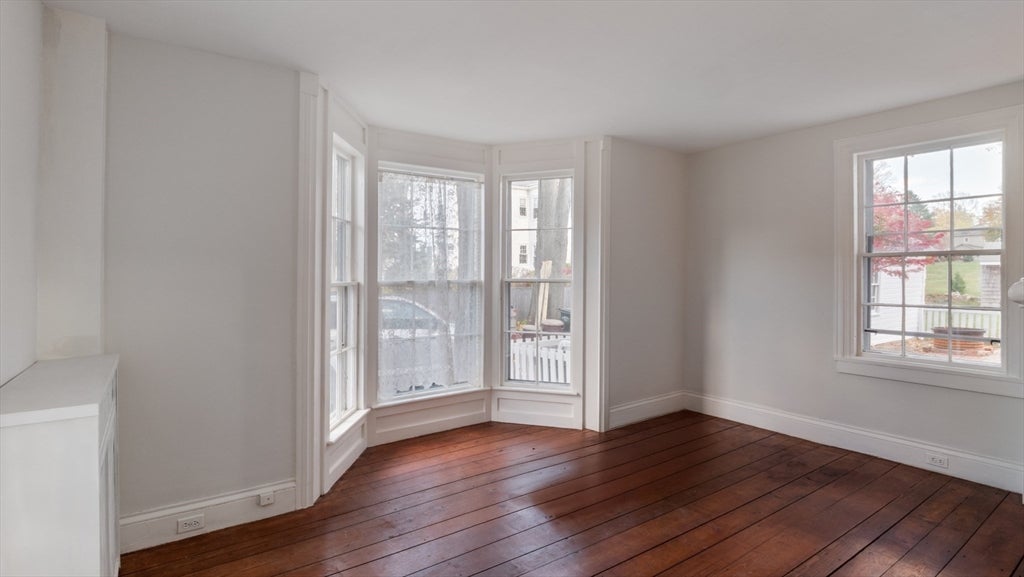 Newburyport, Massachusetts, 01950, United States, 3 Bedrooms Bedrooms, ,3 BathroomsBathrooms,Residential,Active,1986921