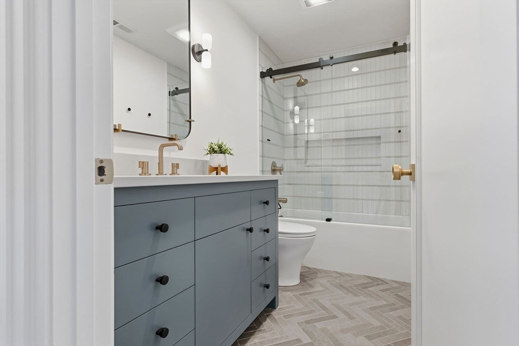 Newburyport, Massachusetts, 01950, United States, 3 Bedrooms Bedrooms, ,3 BathroomsBathrooms,Residential,Active,2045757