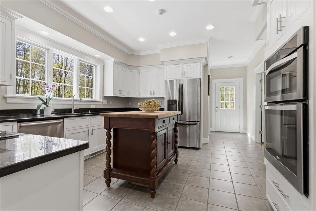 Merrimac, Massachusetts, 01860, United States, 5 Bedrooms Bedrooms, ,4 BathroomsBathrooms,Residential,Active,2044160