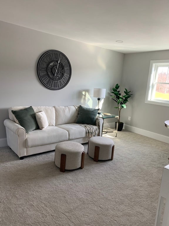 Hudson, New Hampshire, 03051, United States, 5 Bedrooms Bedrooms, ,5 BathroomsBathrooms,Residential,Active,2007997