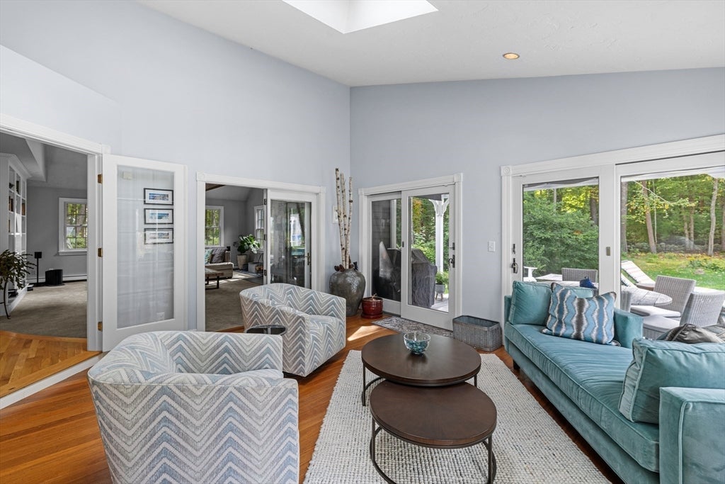 Norwell, Massachusetts, 02061, United States, 4 Bedrooms Bedrooms, ,4 BathroomsBathrooms,Residential,Active,1952760