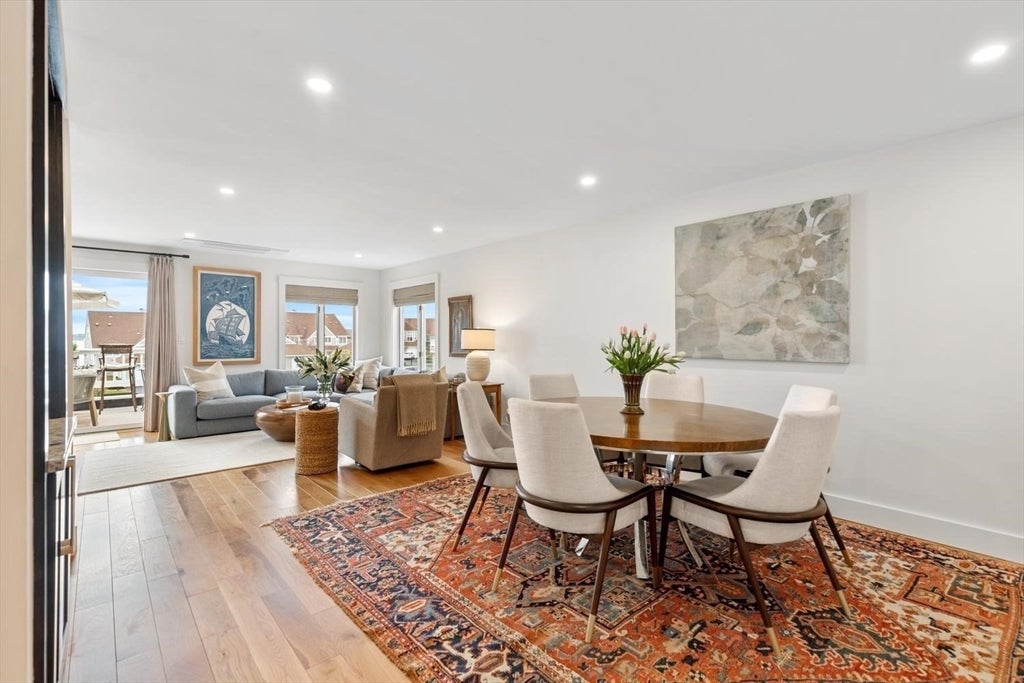 Gloucester, Massachusetts, 01930, United States, 2 Bedrooms Bedrooms, ,3 BathroomsBathrooms,Residential,Active,2043789