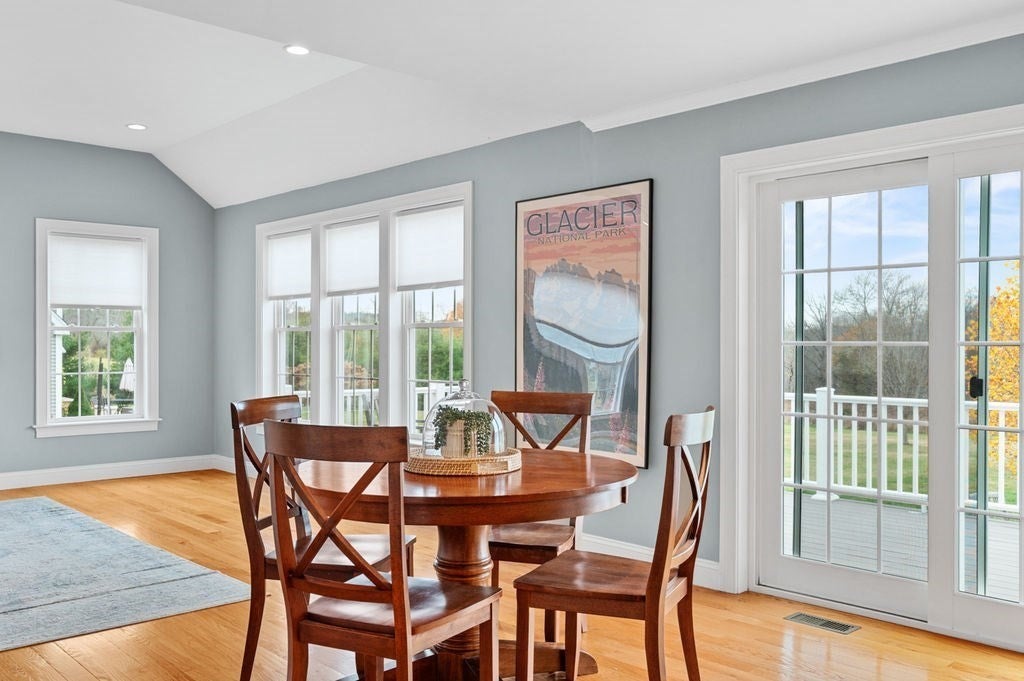 West Newbury, Massachusetts, 01985, United States, 4 Bedrooms Bedrooms, ,4 BathroomsBathrooms,Residential,Active,1986888