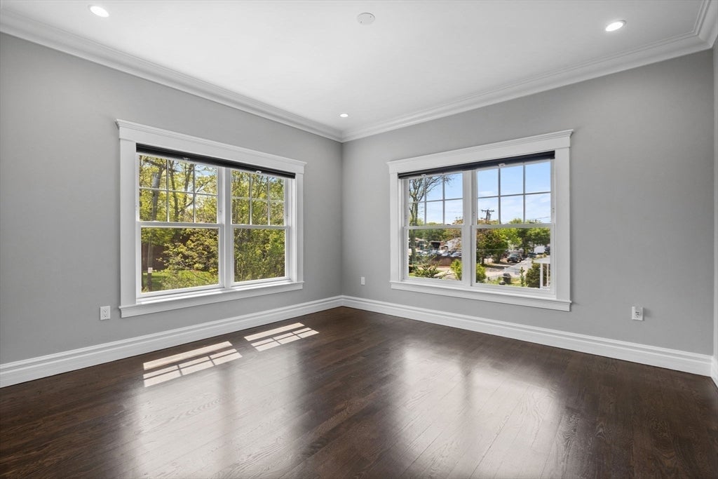 Newton, Massachusetts, 02460, United States, 5 Bedrooms Bedrooms, ,4 BathroomsBathrooms,Residential,Active,1934756