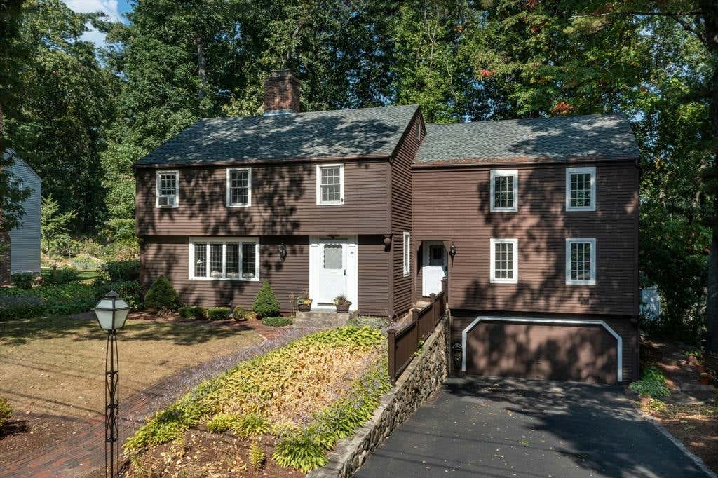 16 FERNWAY, LYNNFIELD, MA 01940, photo 1 of 37