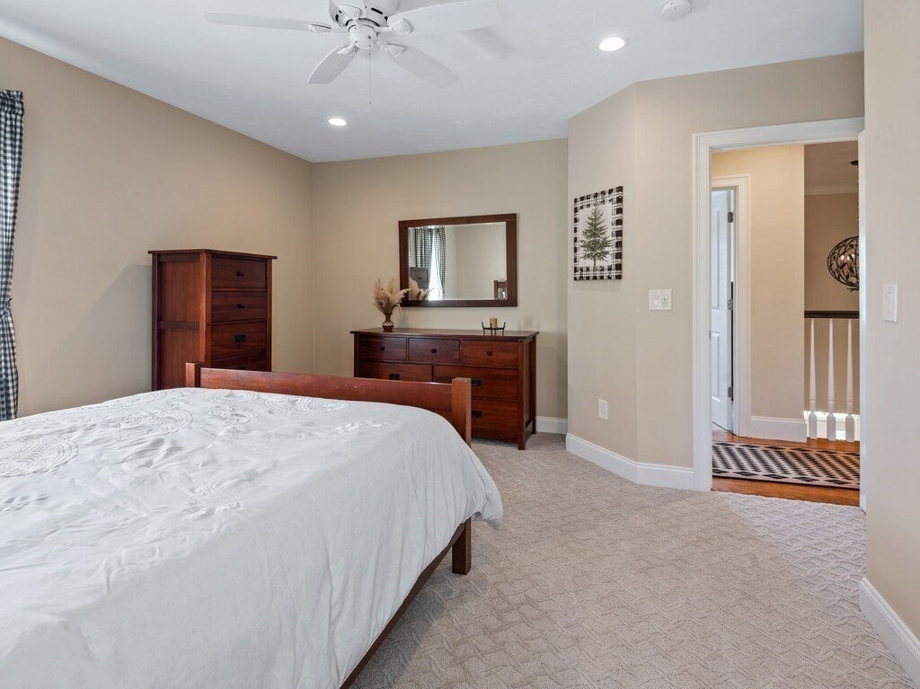 Shrewsbury, Massachusetts, 01545, United States, 5 Bedrooms Bedrooms, ,5 BathroomsBathrooms,Residential,Active,1995271