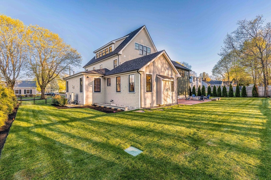 Newburyport, Massachusetts, 01950, United States, 4 Bedrooms Bedrooms, ,6 BathroomsBathrooms,Residential,Active,2043835