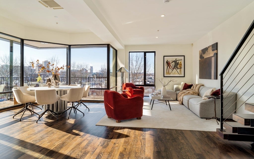 Cambridge, Massachusetts, 02139, United States, 2 Bedrooms Bedrooms, ,3 BathroomsBathrooms,Residential,Active,2013440